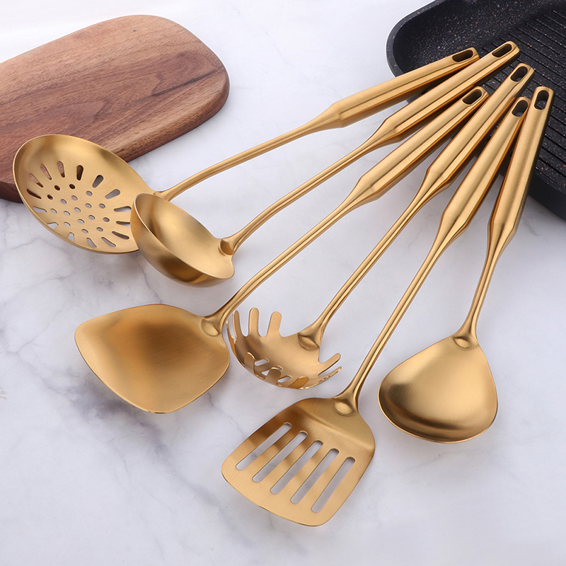Pentole dorate utensili da cuc - Kitchen Gadgets Gold recensione e prezzo